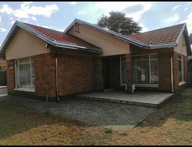 3 BEDROOM HOUSE FOR SALE IN VANDERBIJLPARK CE 5